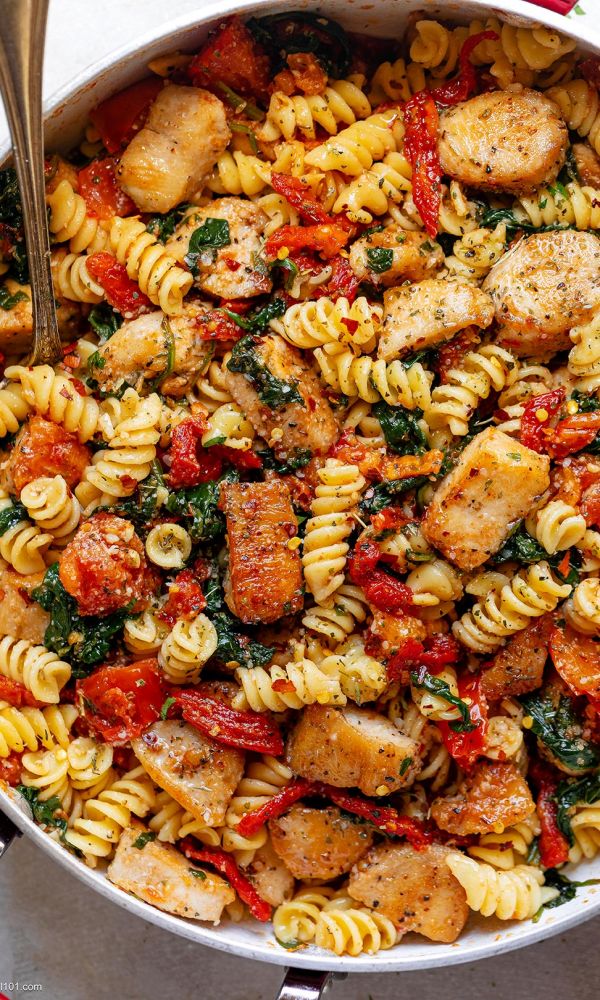 Tomato Spinach Chicken Pasta