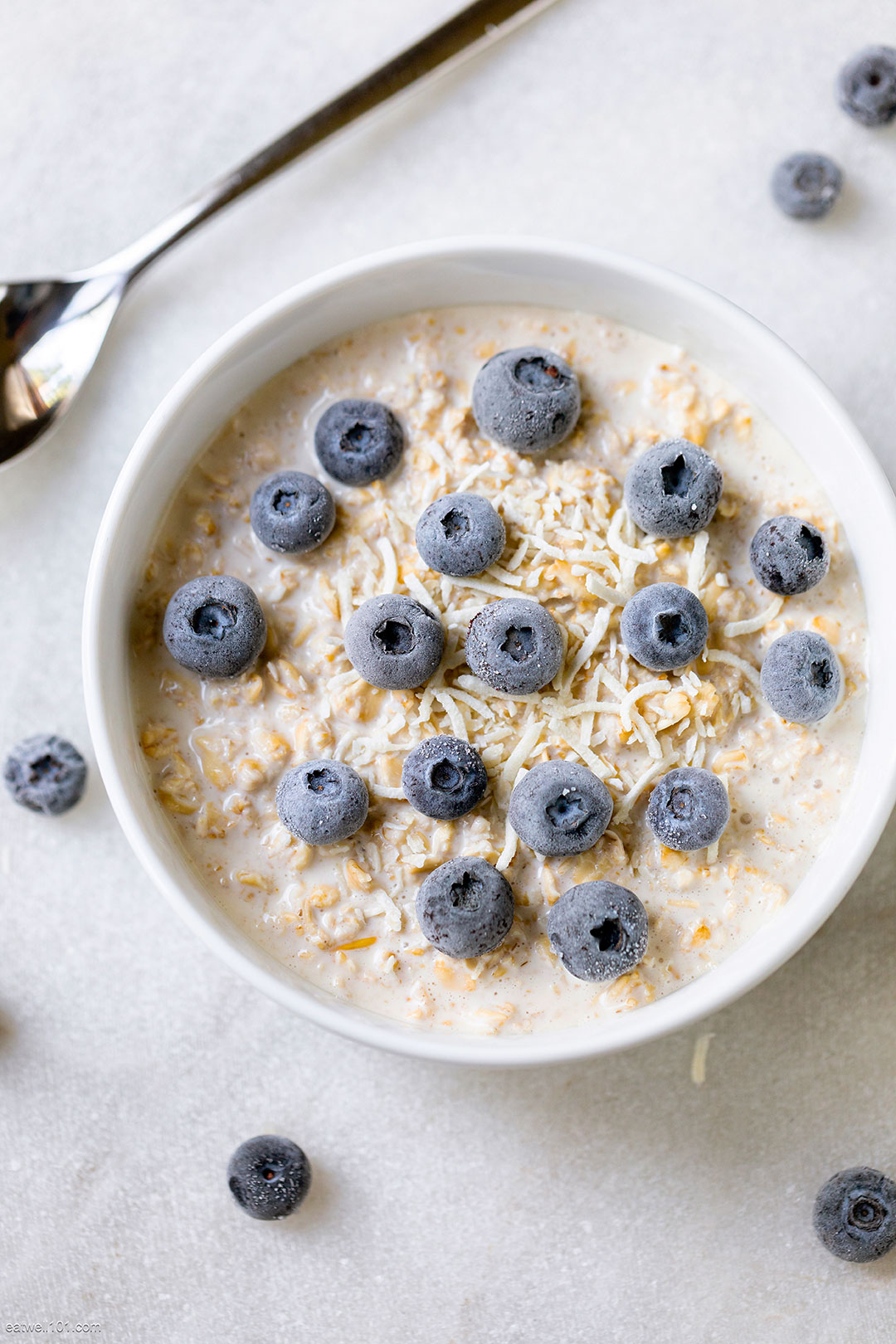 Vanilla Overnight Oats with Blueberries recipe