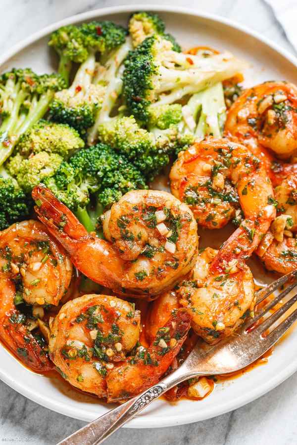 Garlic Butter Shrimp and Broccoli Skillet