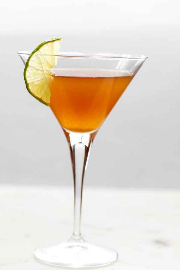 Apple Cider Bourbon Cocktail - #recipe by #eatwell101 - https://www.eatwell101.com/apple-cider-bourbon-cocktail-recipe