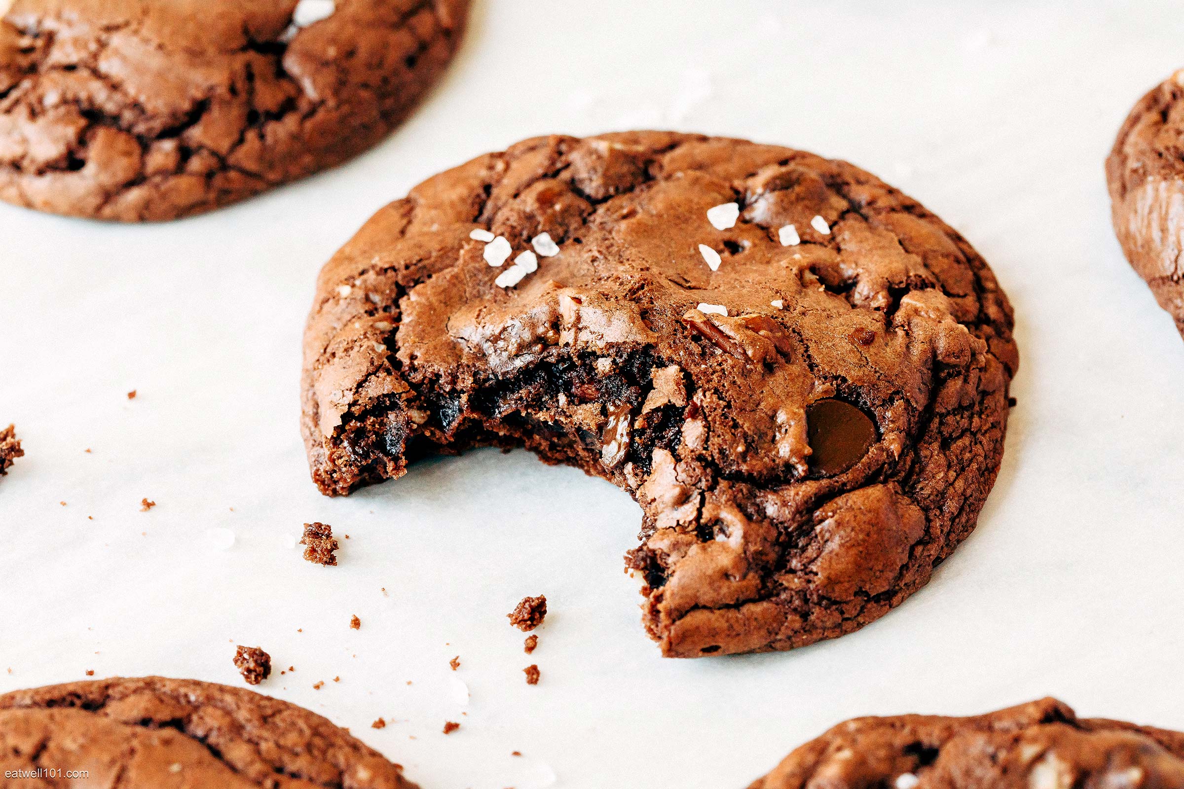 Fudgy Chocolate Brownie Cookies (Only 7 Ingredients!) - The Loopy