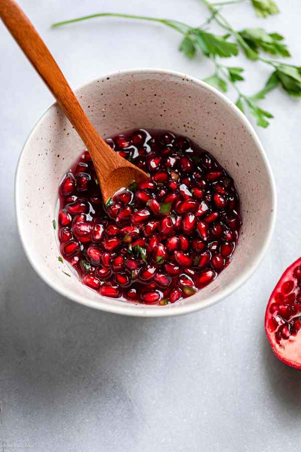 Fresh Pomegranate Relish - #recipe by #eatwell101 - https://www.eatwell101.com/fresh-pomegranate-relish-recipe