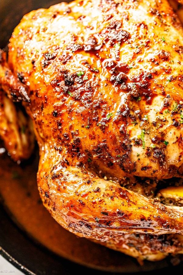 Roasted Chicken with Garlic Herb Butter - #recipe by #eatwell101 - https://www.eatwell101.com/roasted-chicken-recipe
