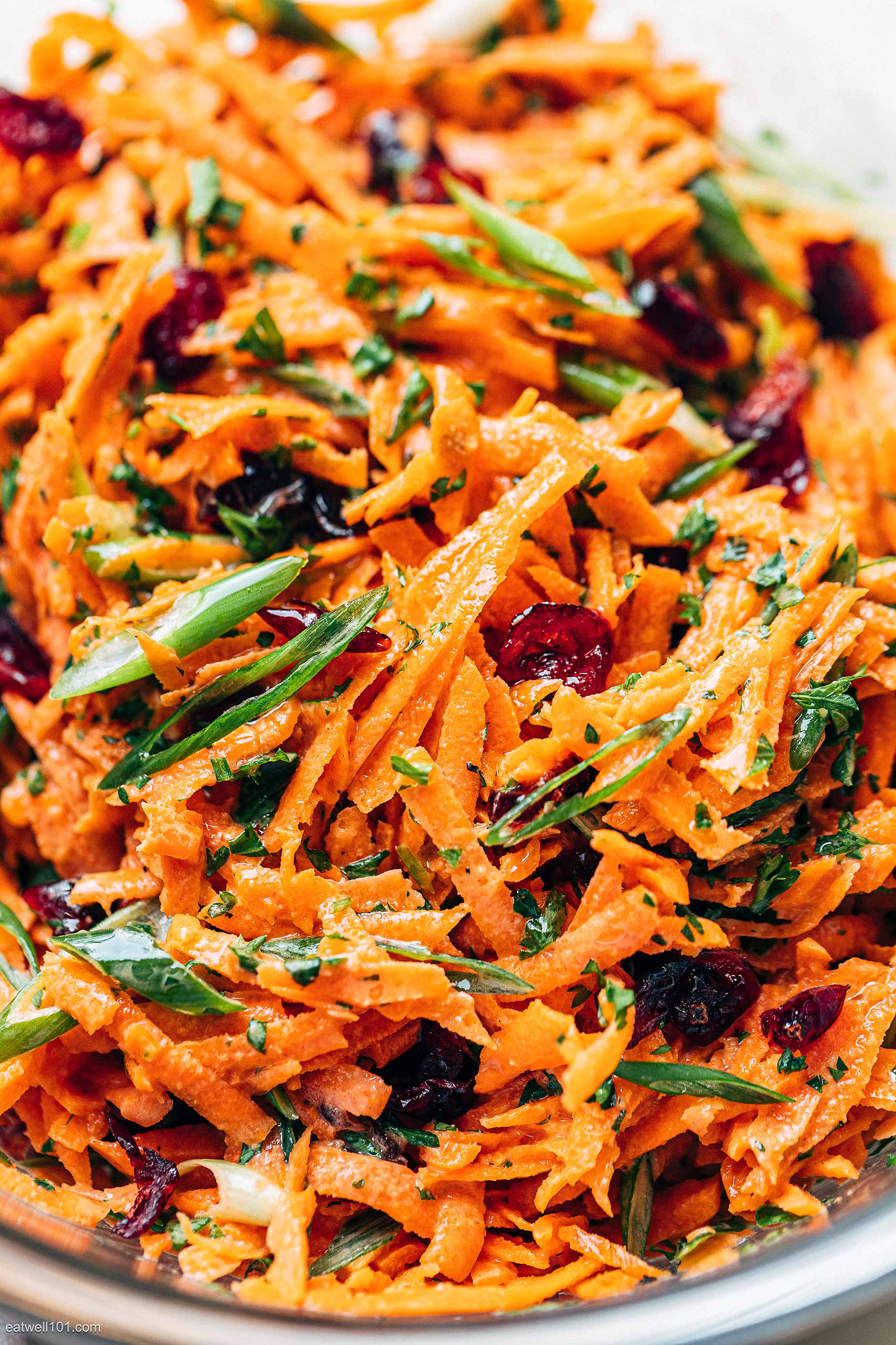 https://www.eatwell101.com/wp-content/uploads/2020/11/quick-carrot-salad-recipe.jpg