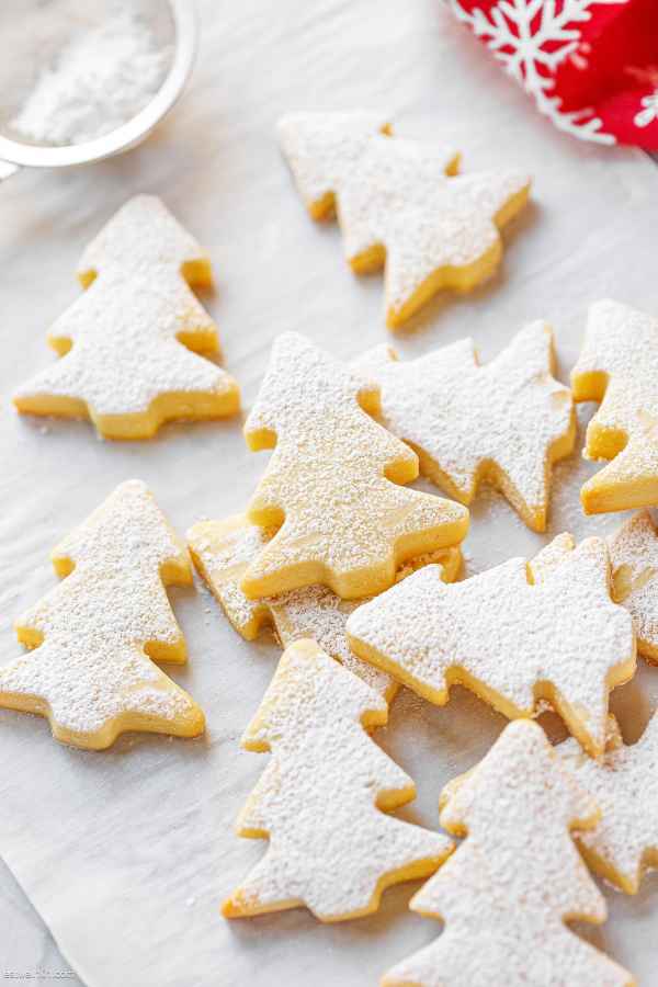 Christmas Tree Cookies - #recipe by #eatwell101 - https://www.eatwell101.com/easy-christmas-tree-cookies-recipe