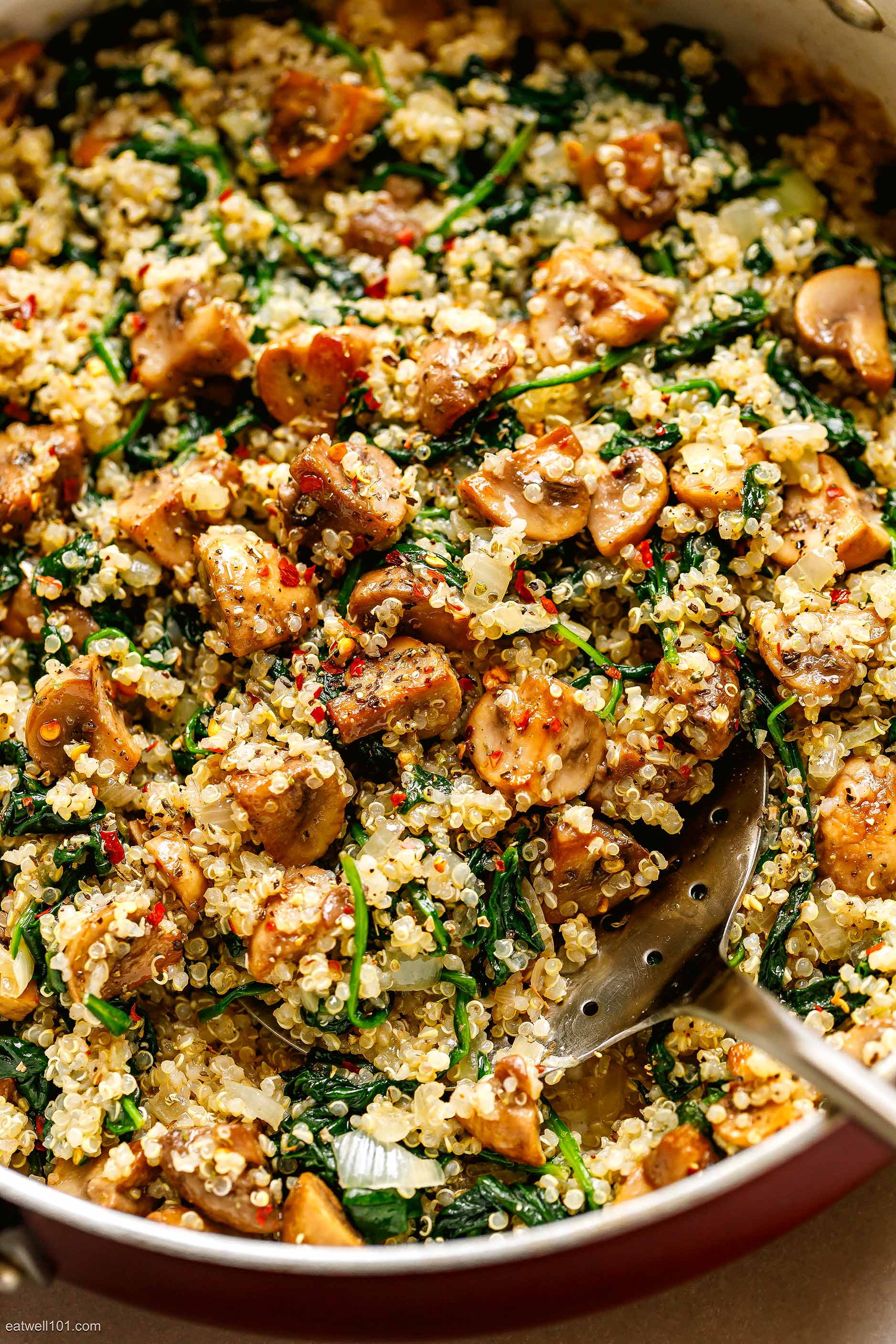 Spinach Mushroom Quinoa Recipe – Quinoa Skillet Recipe — Eatwell101