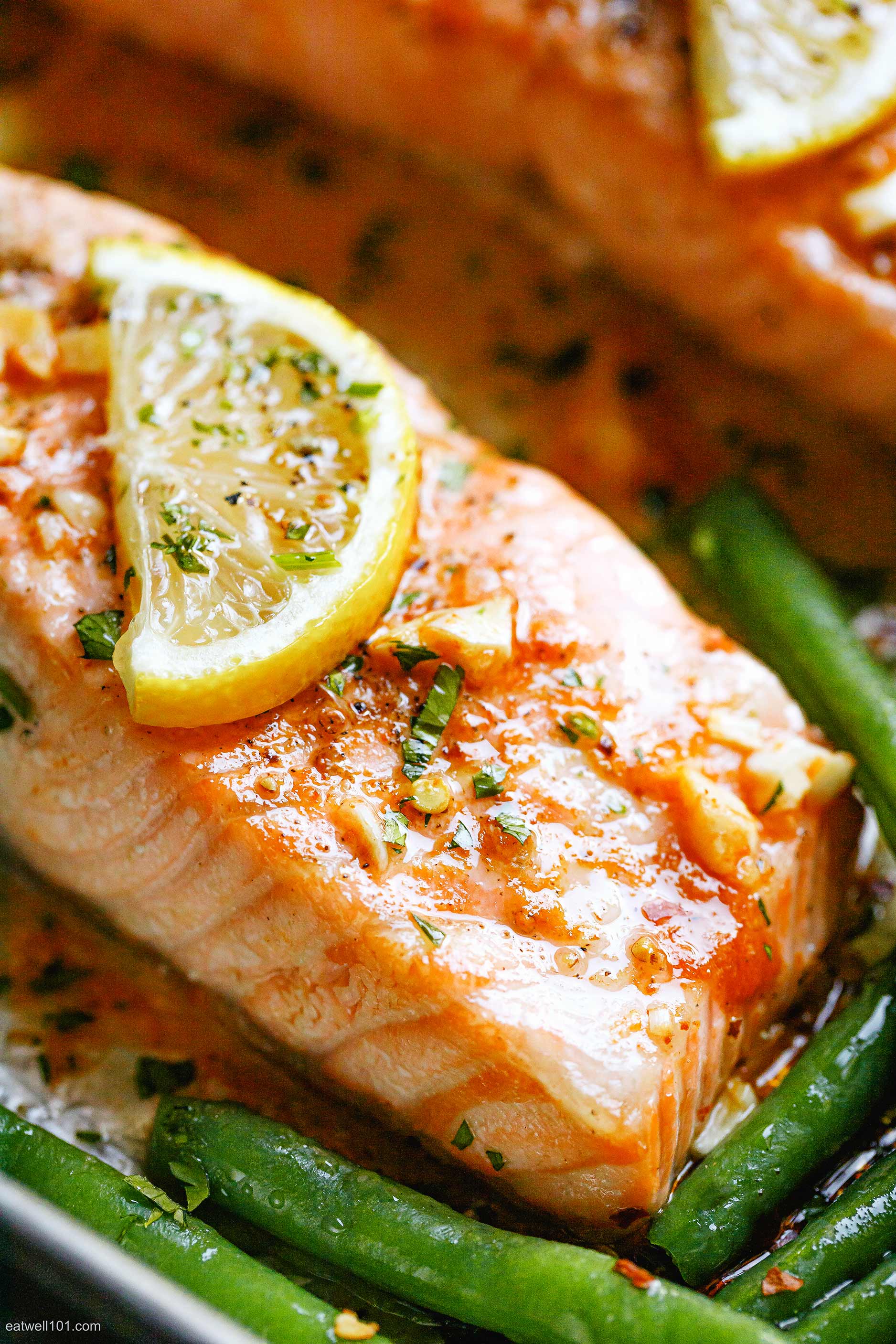 Garlic Butter Baked Salmon Recipe with Green Beans – How to Bake Salmon