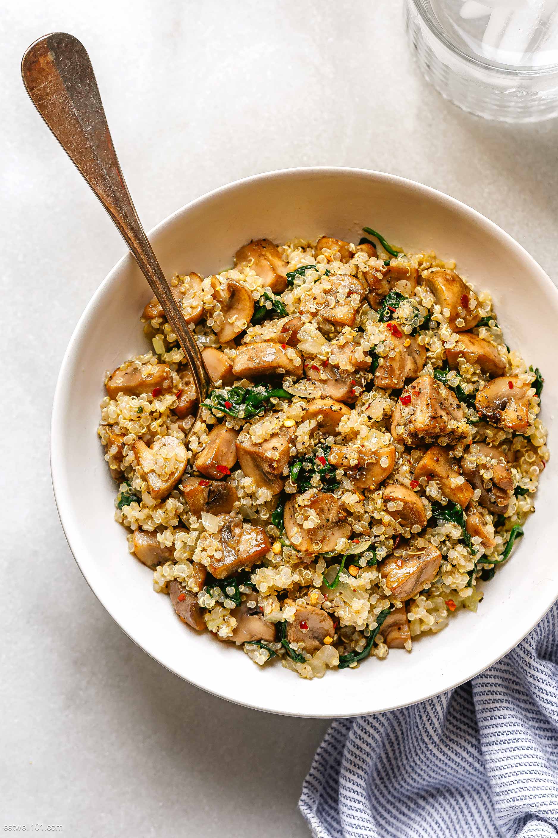 Spinach Mushroom Quinoa Recipe – Quinoa Skillet Recipe — Eatwell101