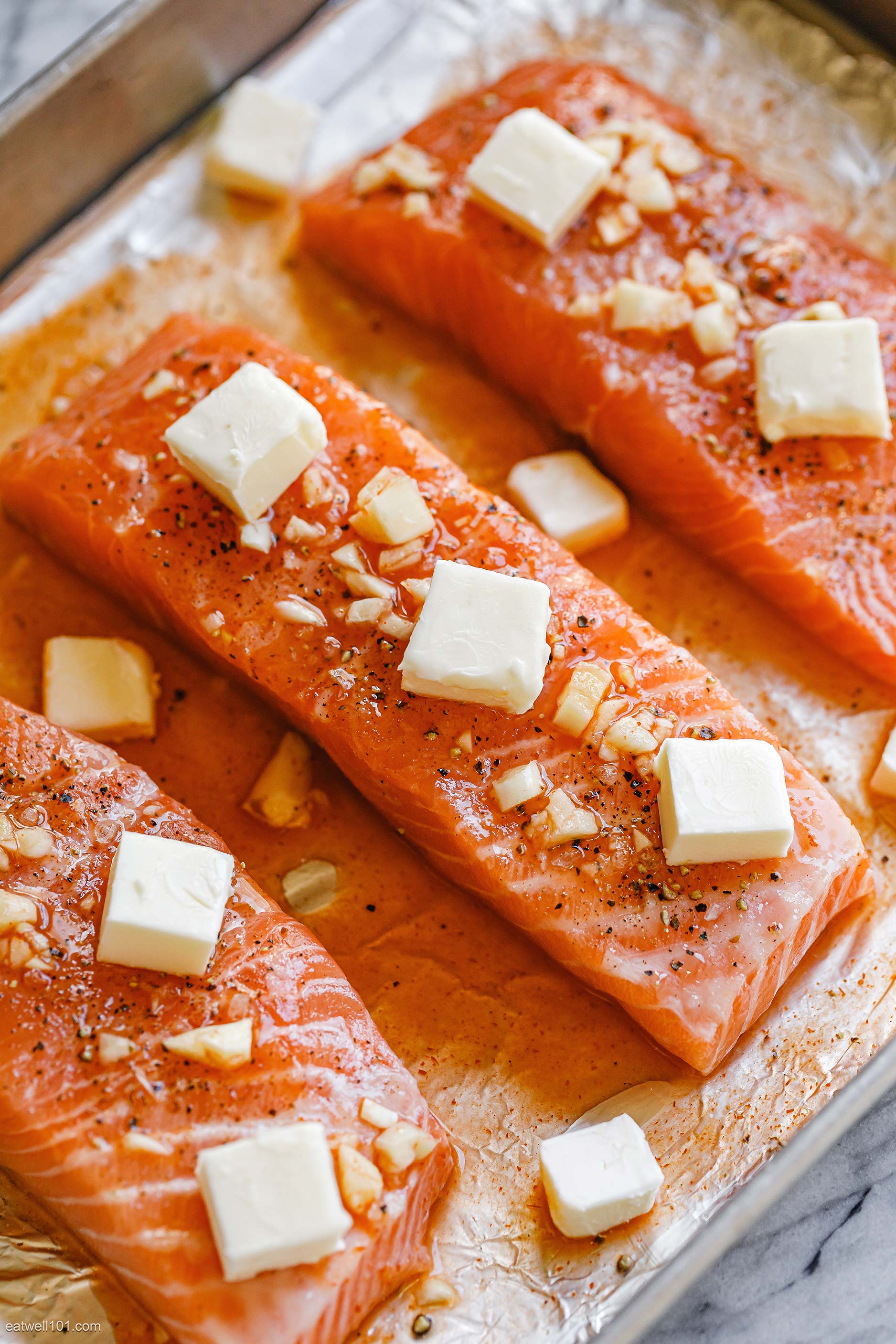 Garlic Butter Baked Salmon — Eatwell101