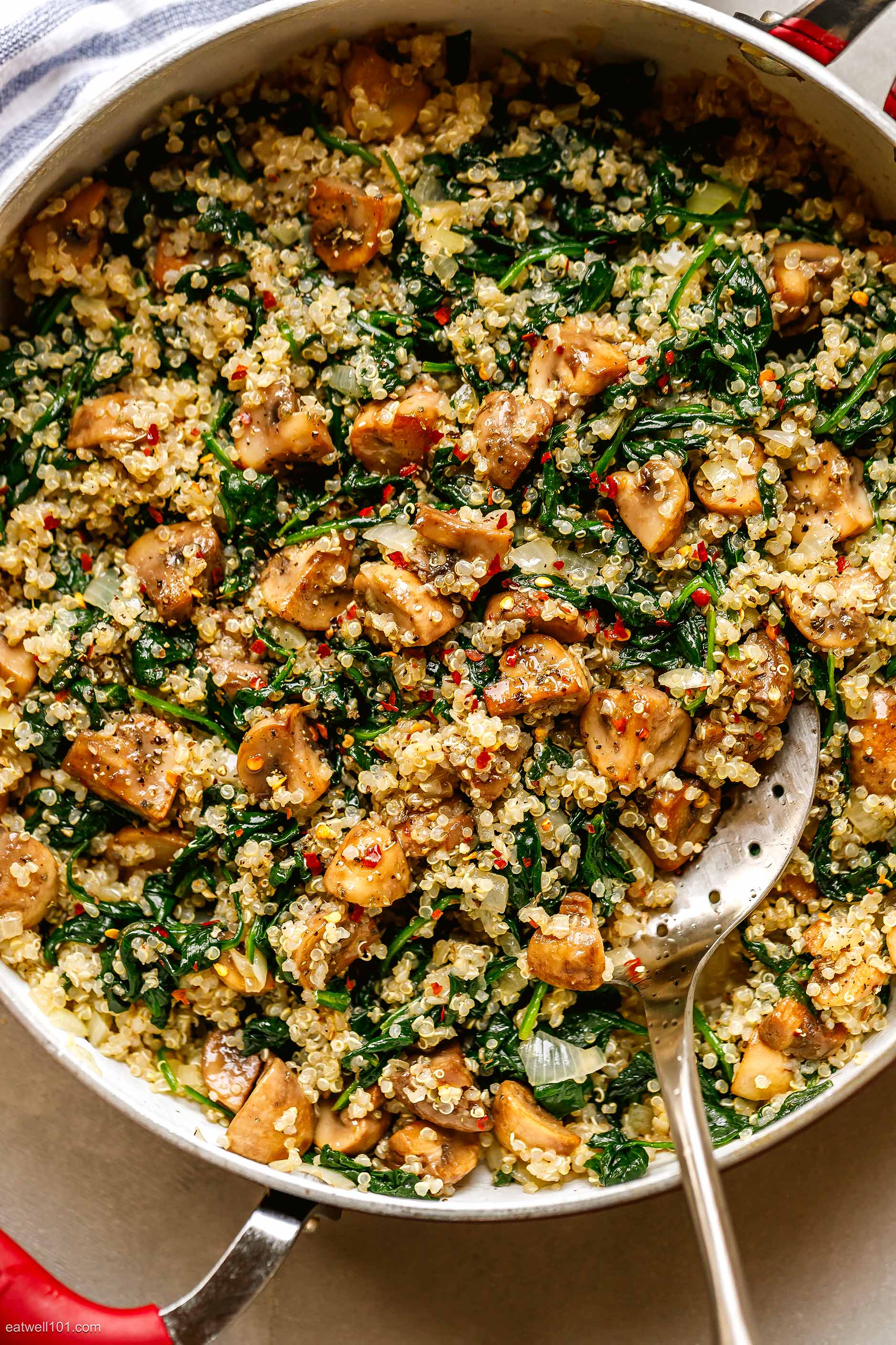 Spinach Mushroom Quinoa Recipe – Quinoa Skillet Recipe — Eatwell101