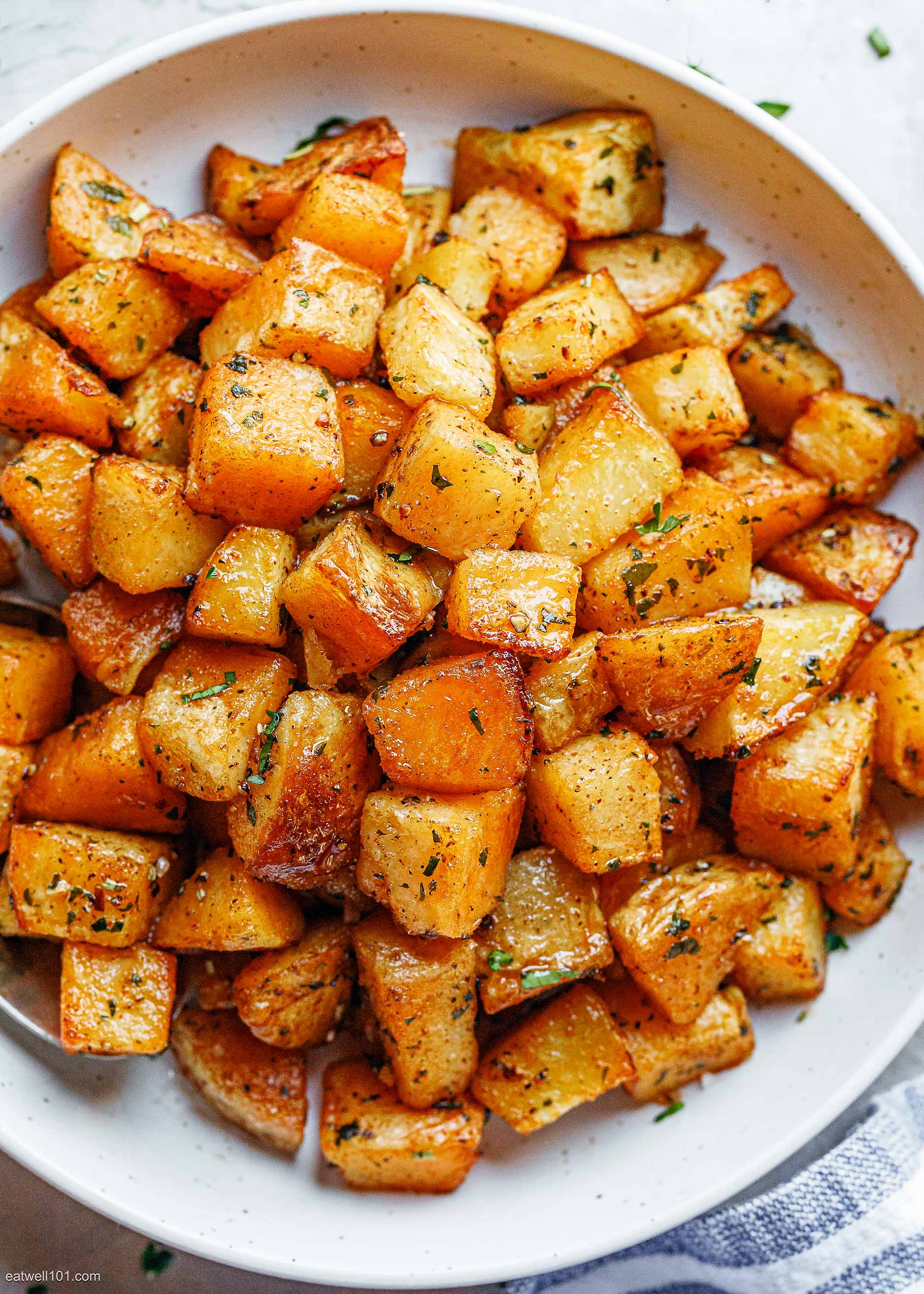 Garlic Roasted Potatoes Recipe – Roasted Potatoes in Oven — Eatwell101