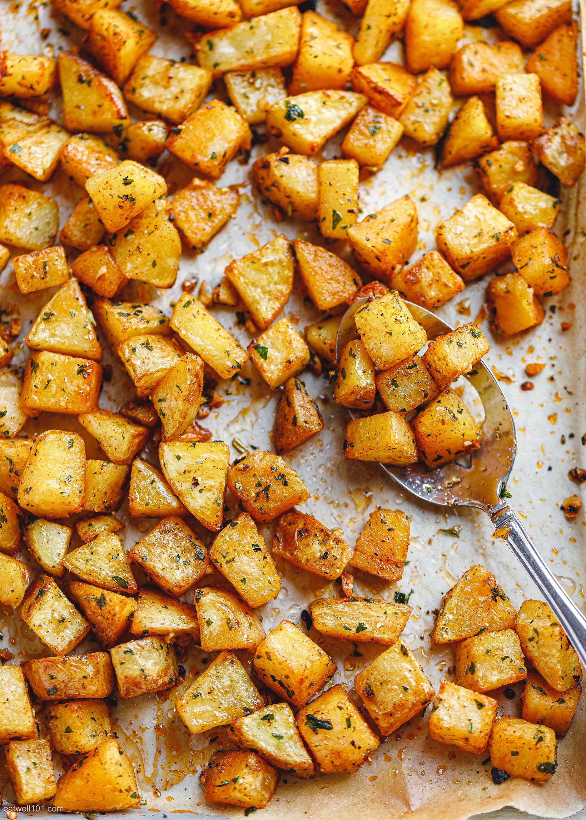 Garlic Roasted Potatoes Recipe – Roasted Potatoes in Oven — Eatwell101