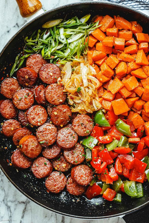 Smoked Sausage with Sweet Potato Stir-Fry - #recipe by #eatwell101 - https://www.eatwell101.com/smoked-sausage-sweet-potato-recipe