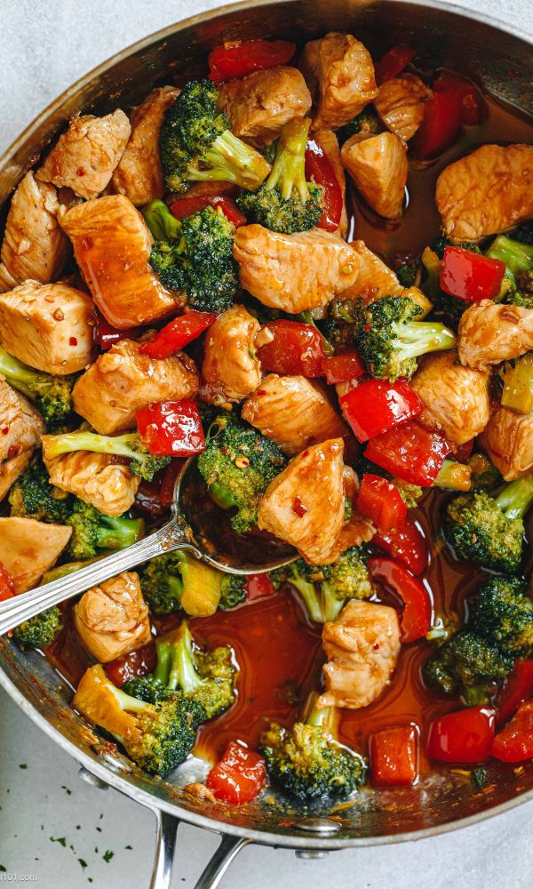 Healthy Chicken Stir-Fry with Broccoli