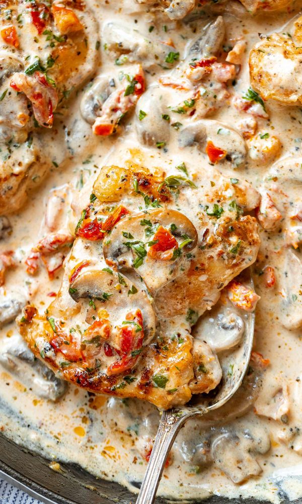 Garlic Chicken Thighs in Creamy Mushroom Sauce