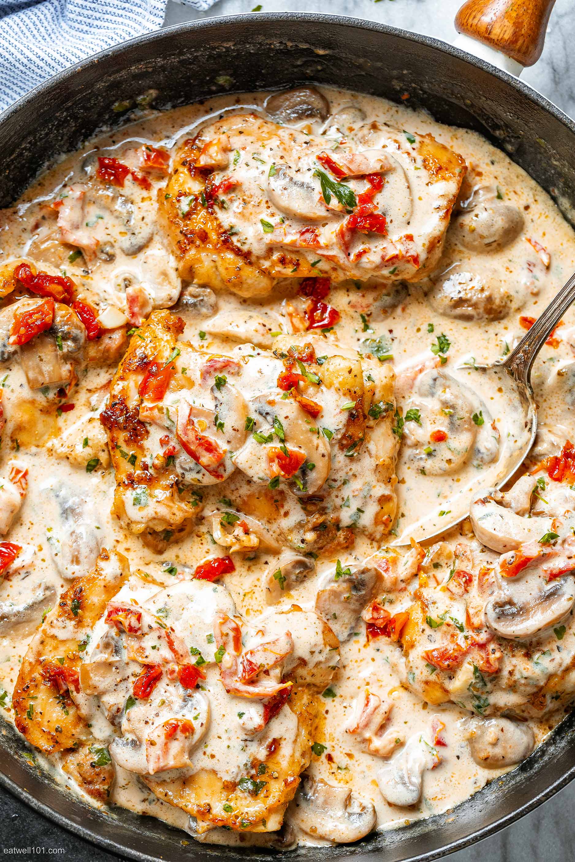 creamy mushroom chicken thighs recipe