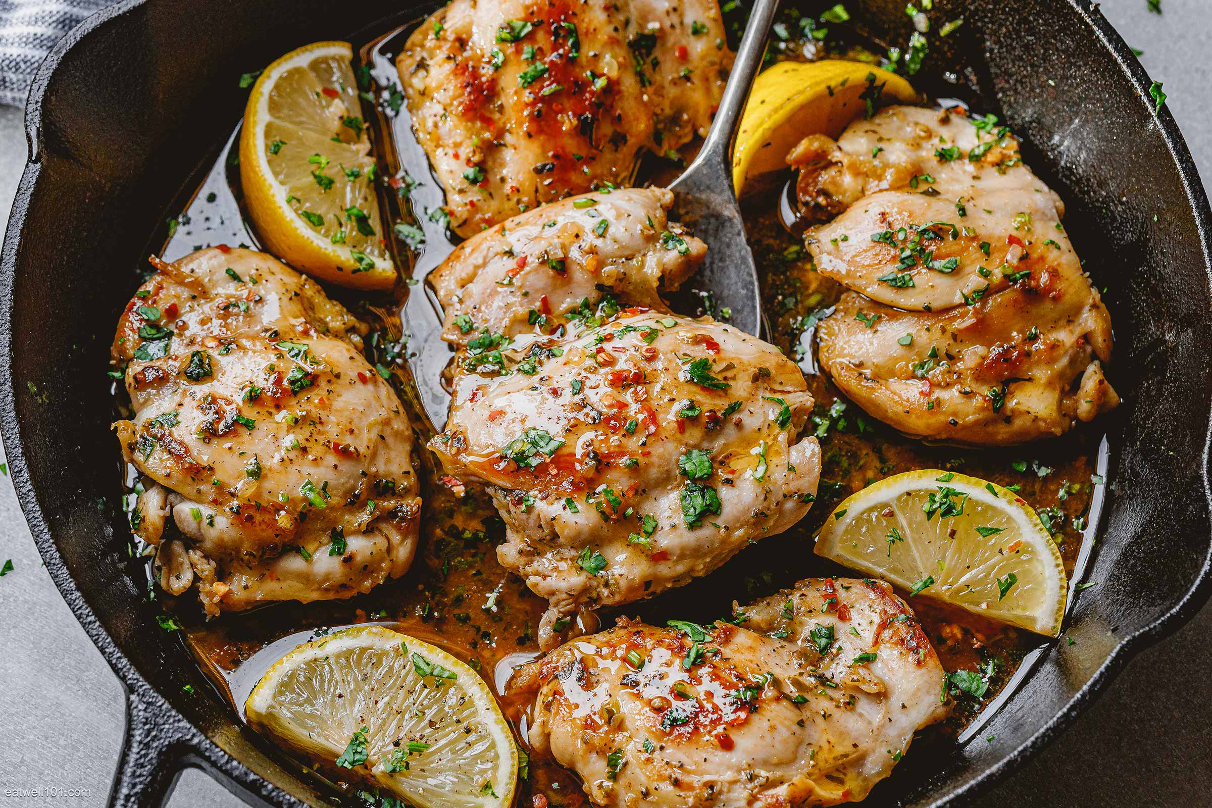 Lemon Garlic Baked Chicken Thighs