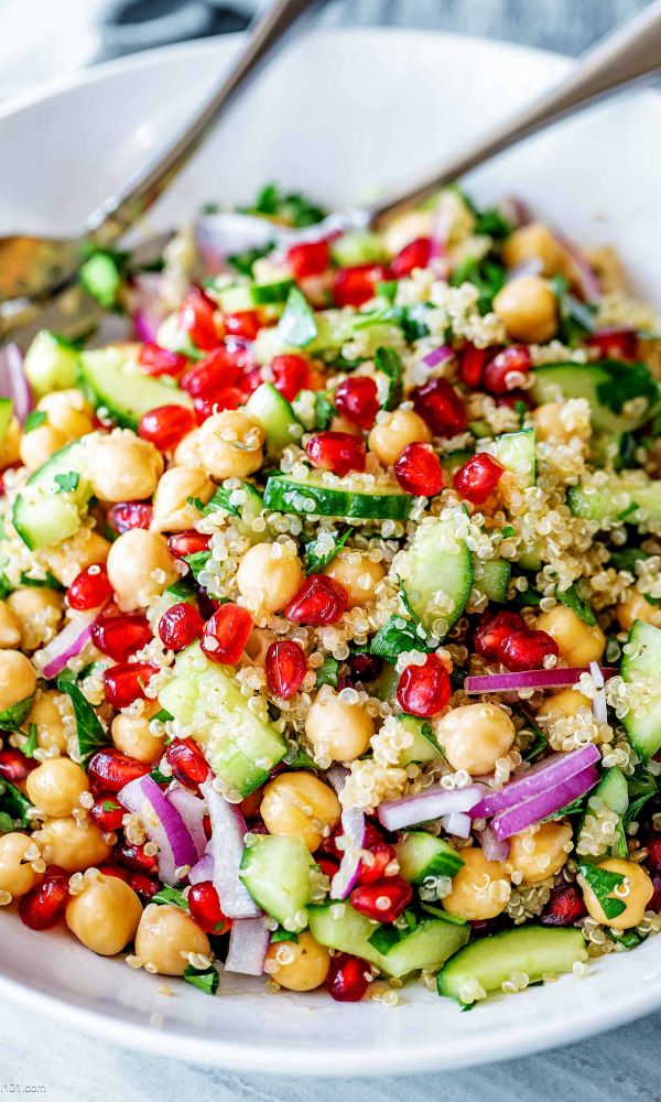 Healthy Chickpea Quinoa Salad