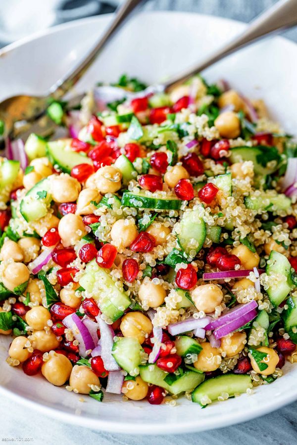 Healthy Chickpea Quinoa Salad - #recipe by #eatwell101 - https://www.eatwell101.com/chickpea-quinoa-salad-recipe