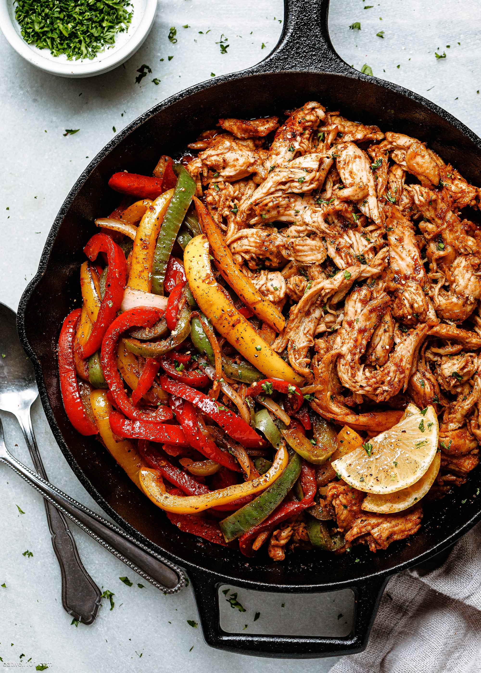 skillet roasted chicken fajitas