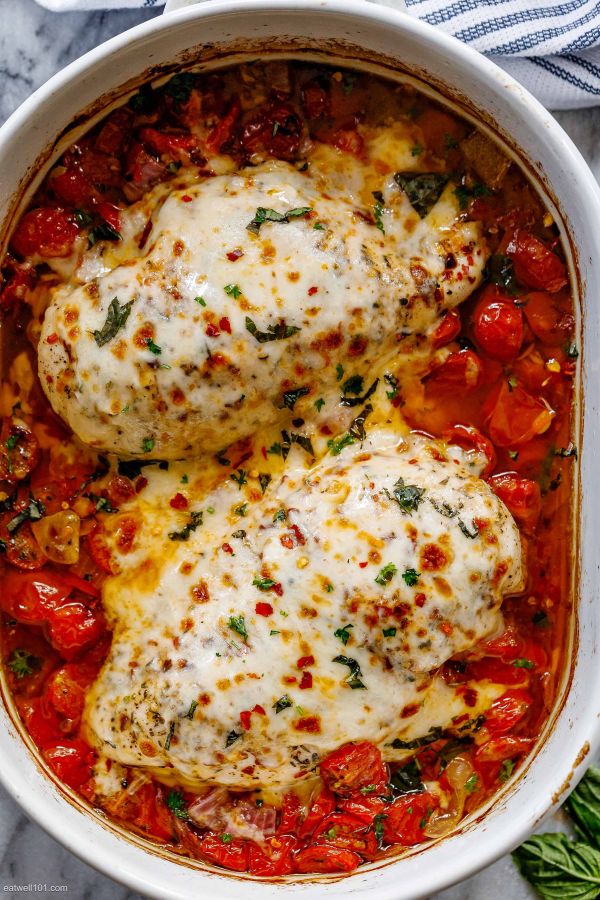 Mozzarella Baked Chicken Breasts - #recipe by #eatwell101 - https://www.eatwell101.com/baked-chicken-breasts-recipe-with-tomato-mozzarella