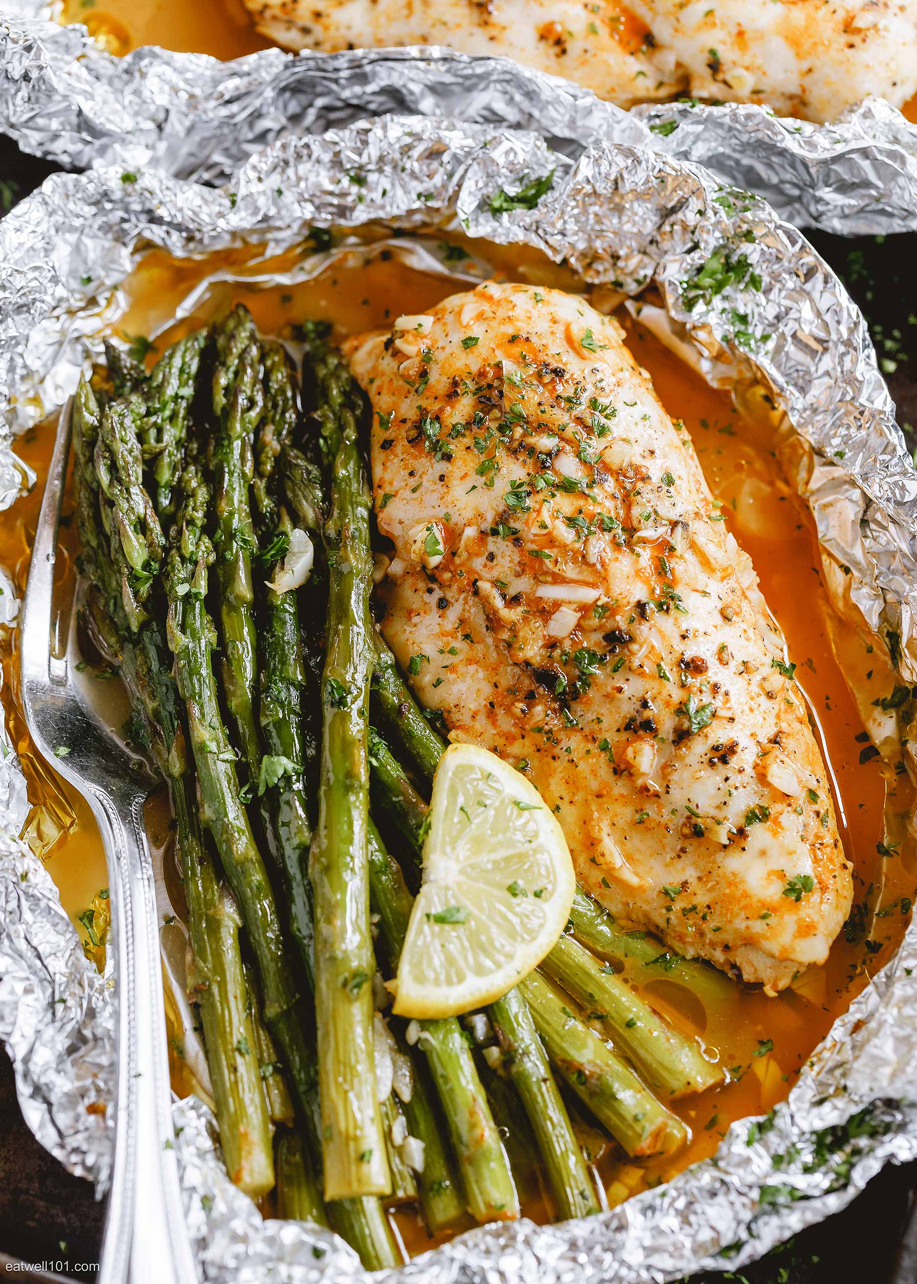 Baked Chicken in Foil Recipe with Asparagus – Chicken Foil Packets ...