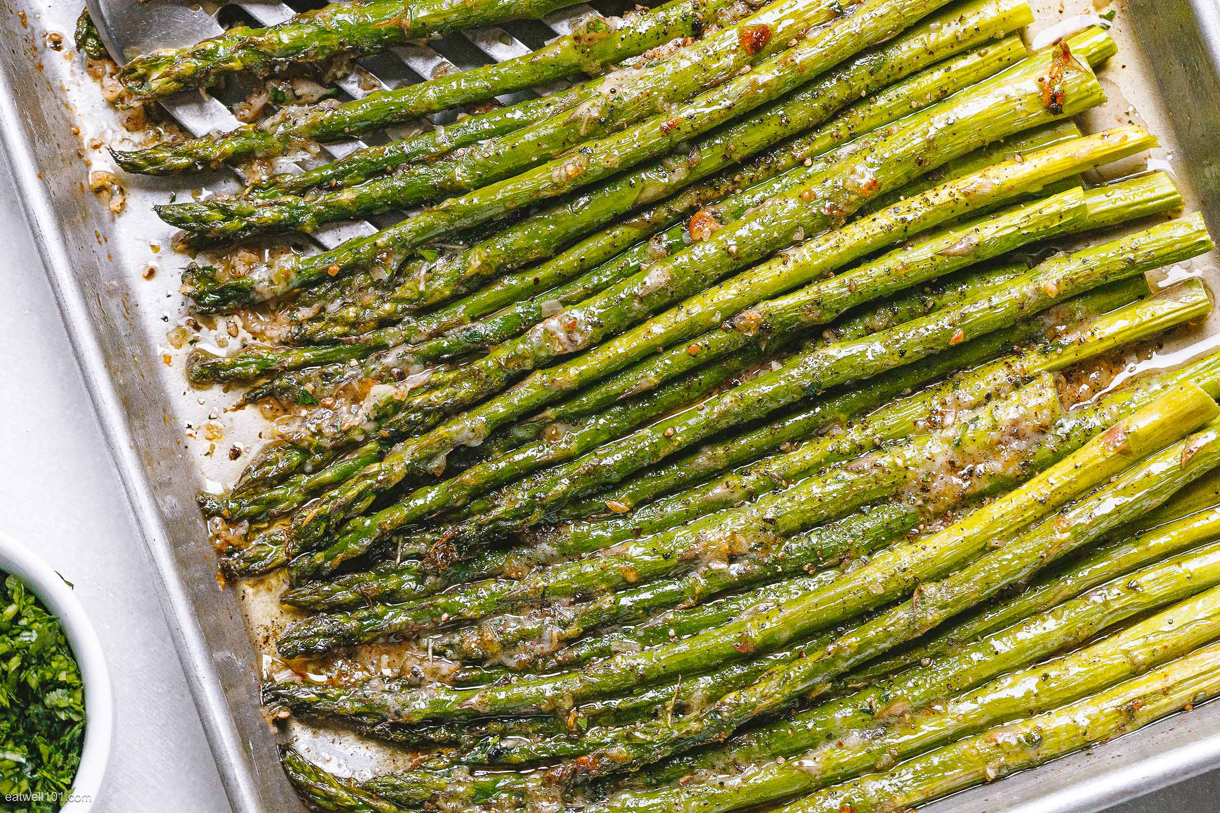 Oven-Roasted Asparagus with Garlic Parmesan