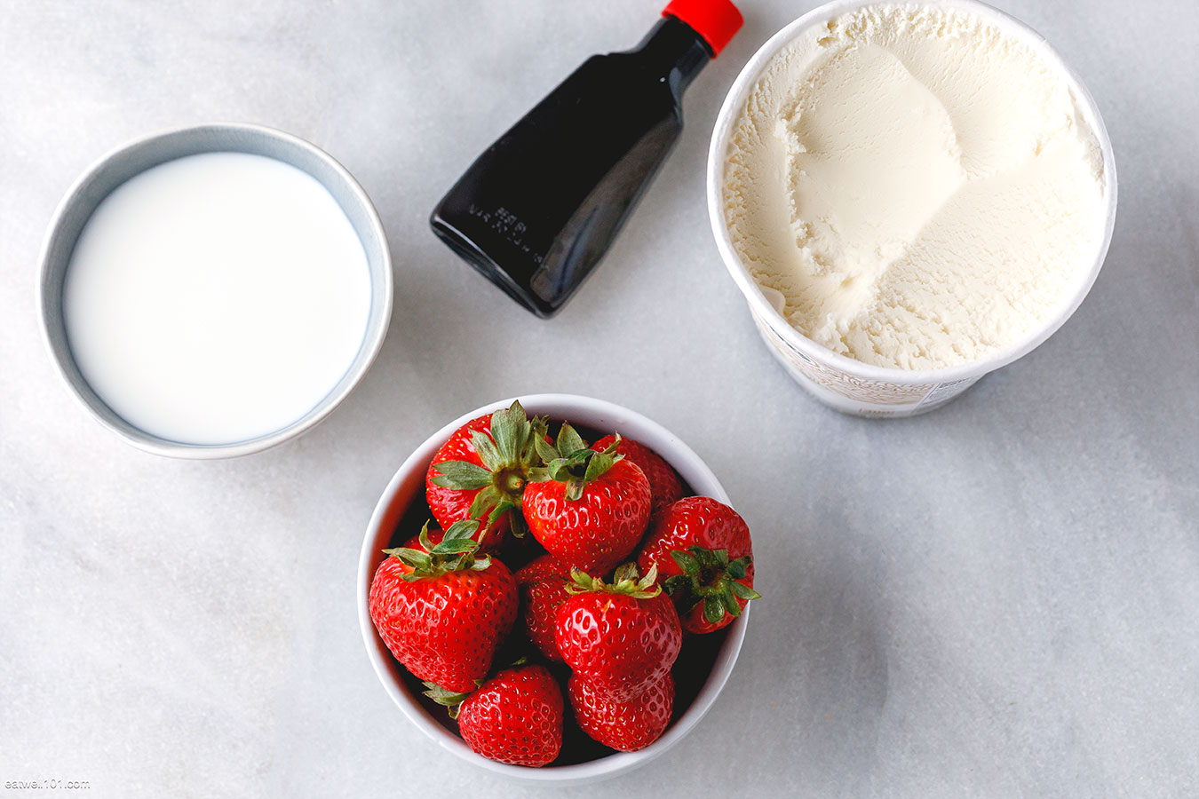 Vanilla Strawberry Milkshake 1