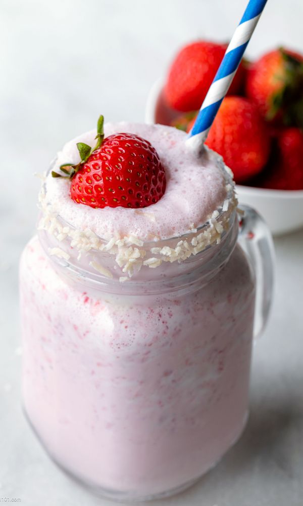 2-Minute Vanilla Strawberry Milkshake