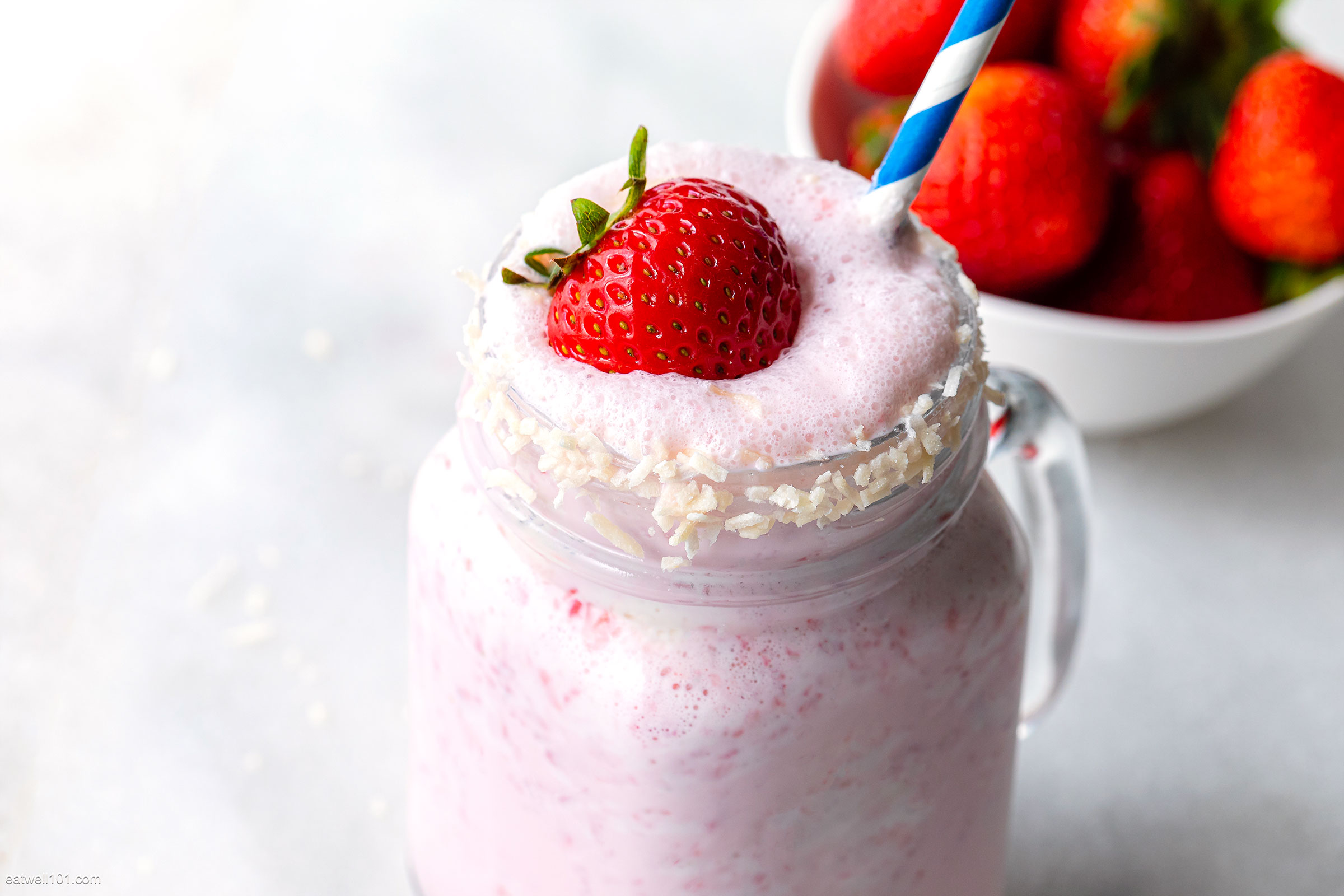 2-Minute Vanilla Strawberry Milkshake Recipe – Strawberry Milkshake ...