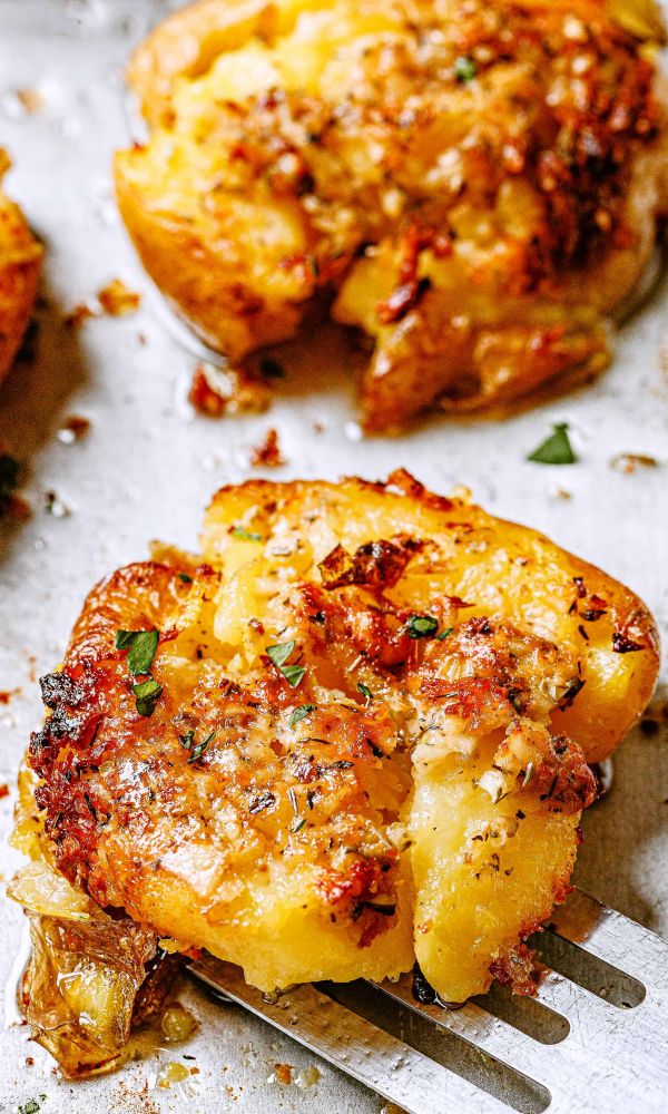 Garlic Butter Parmesan Smashed Potatoes