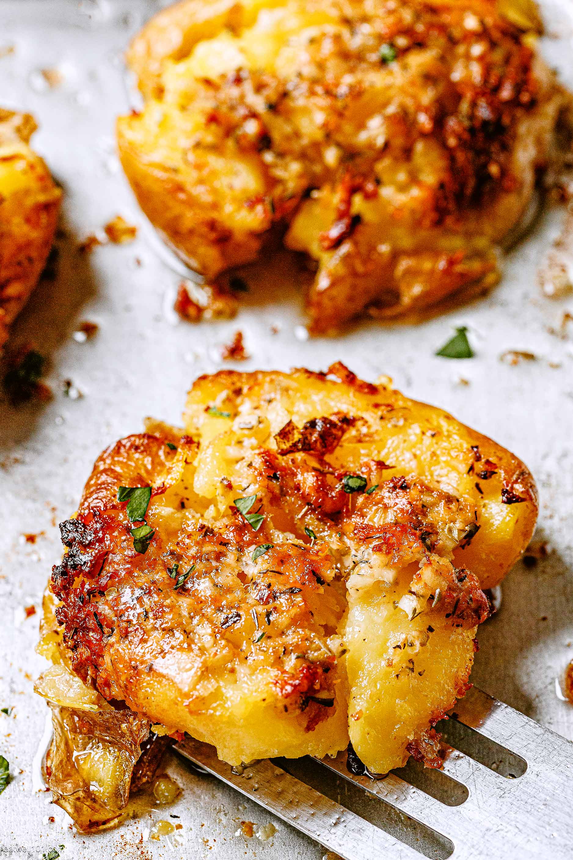 Garlic Smashed Potatoes - Damn Delicious