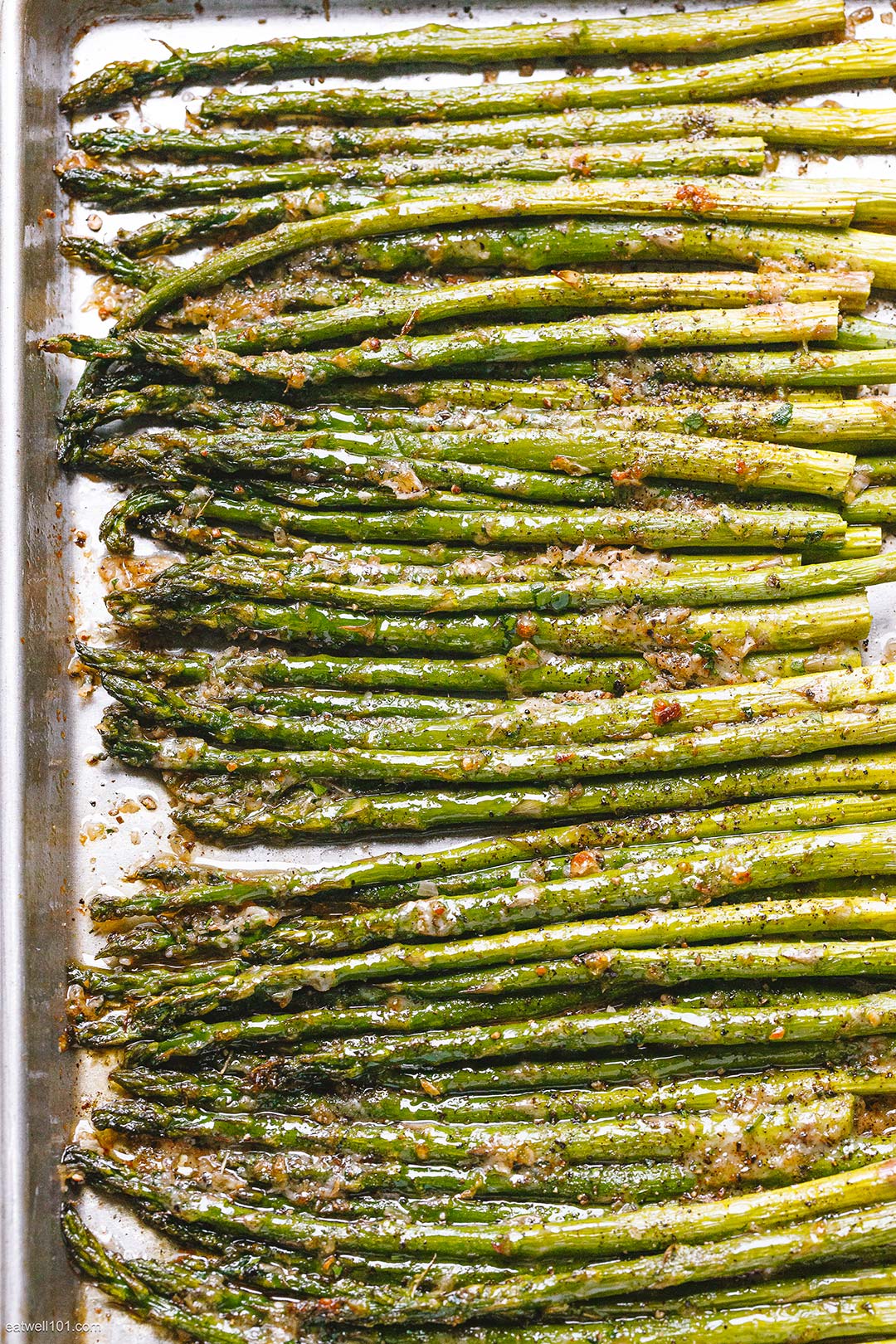 easy Garlic Parmesan Roasted Asparagus Recipe