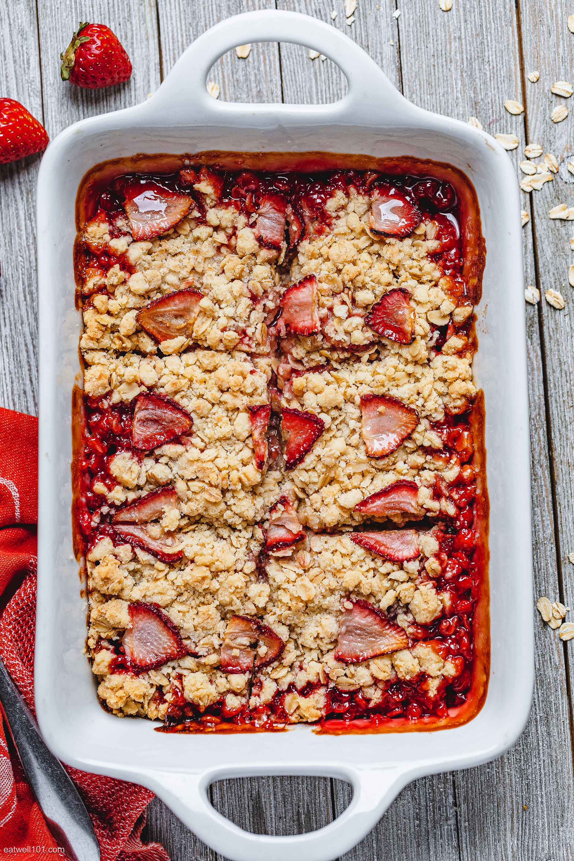 how to make strawberry crumble