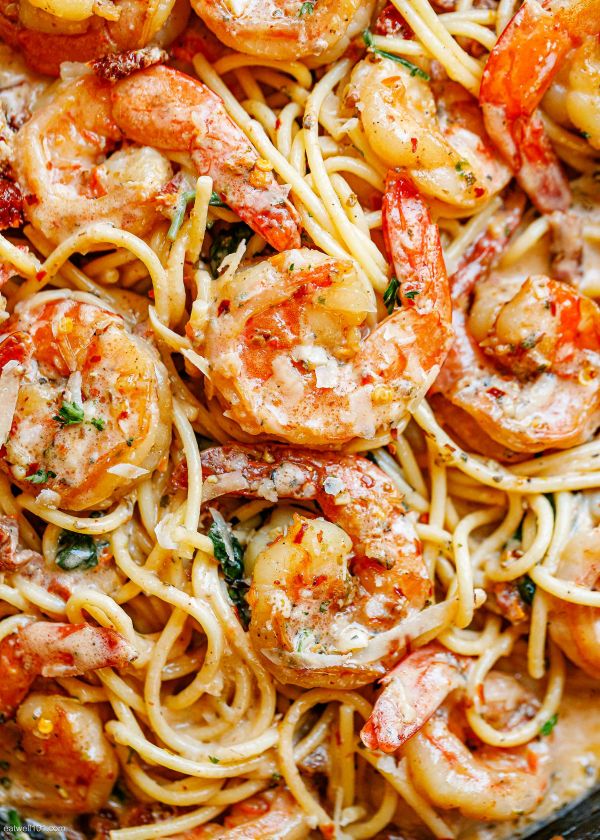 Creamy Mozzarella Shrimp Pasta with Spinach and Sun-dried Tomato