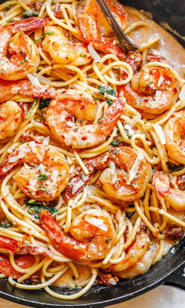 Creamy Mozzarella Shrimp Pasta with Spinach and Sun-dried Tomato