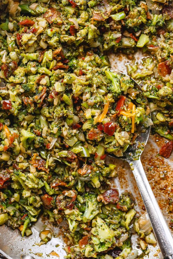 Pan-Fried Garlic Bacon Broccoli - #recipe by #eatwell101 - https://www.eatwell101.com/garlic-bacon-broccoli-skillet-recipe