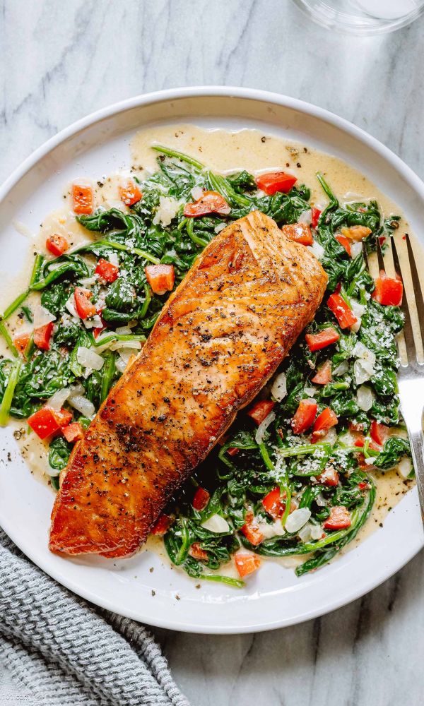 Grilled Salmon Fillet with Creamy Spinach