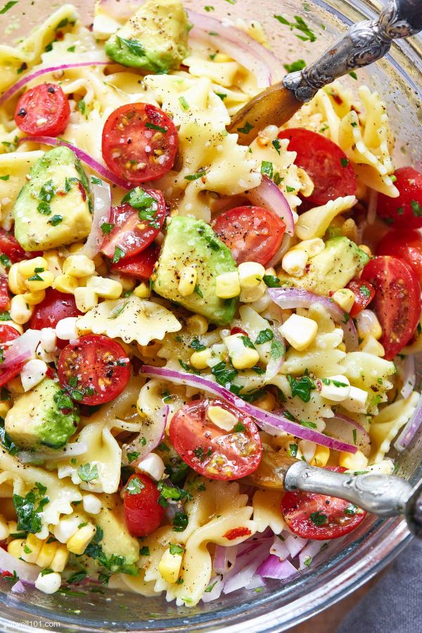Easy Pasta Salad with Avocado - #recipe by #eatwell101 - https://www.eatwell101.com/corn-avocado-pasta-salad-recipe