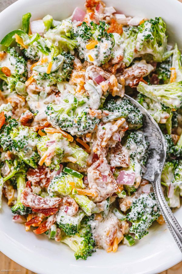 Creamy Broccoli Salad - #recipe by #eatwell101 - https://www.eatwell101.com/creamy-broccoli-salad-recipe