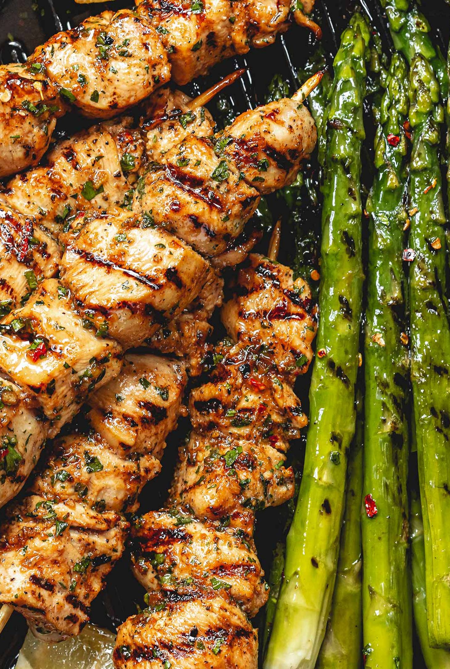 Grilled Lemon Garlic Chicken Skewers - #recipe by #eatwell101 - https://www.eatwell101.com/grilled-lemon-garlic-chicken-skewers