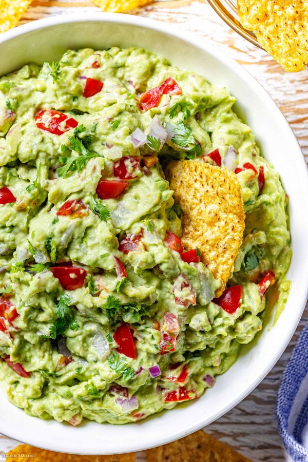 Homemade Guacamole - #recipe by #eatwell101 - https://www.eatwell101.com/homemade-guacamole-recipe