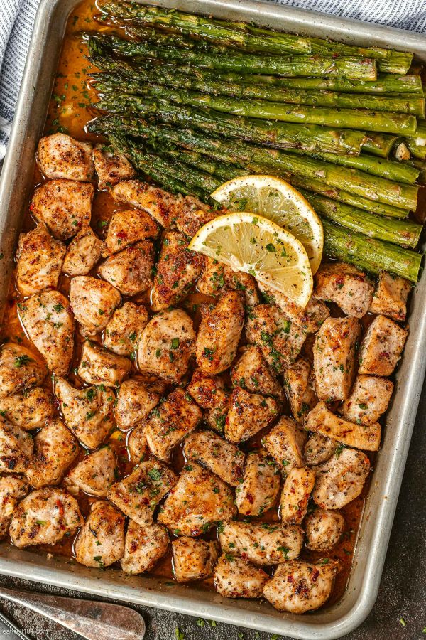 Chicken Baked with Asparagus - #recipe by #eatwell101 - https://www.eatwell101.com/baked-chicken-bites-recipe