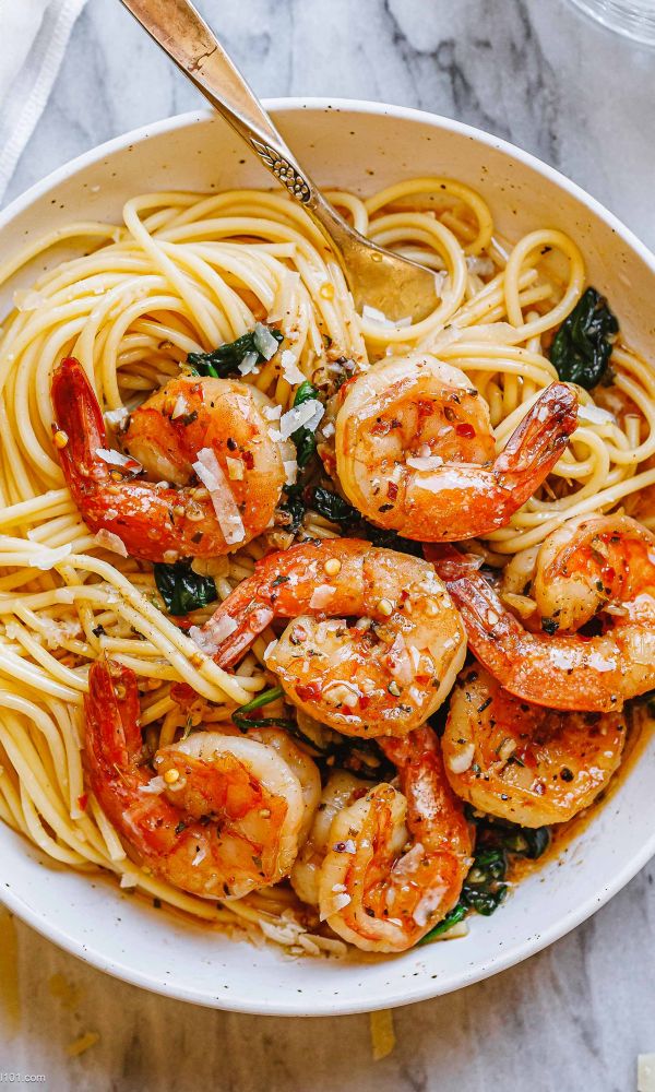 Easy Garlic Shrimp Pasta with Spinach
