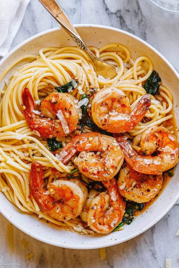 Easy Garlic Shrimp Pasta with Spinach - #recipe by #eatwell101 - https://www.eatwell101.com/garlic-shrimp-pasta-recipe