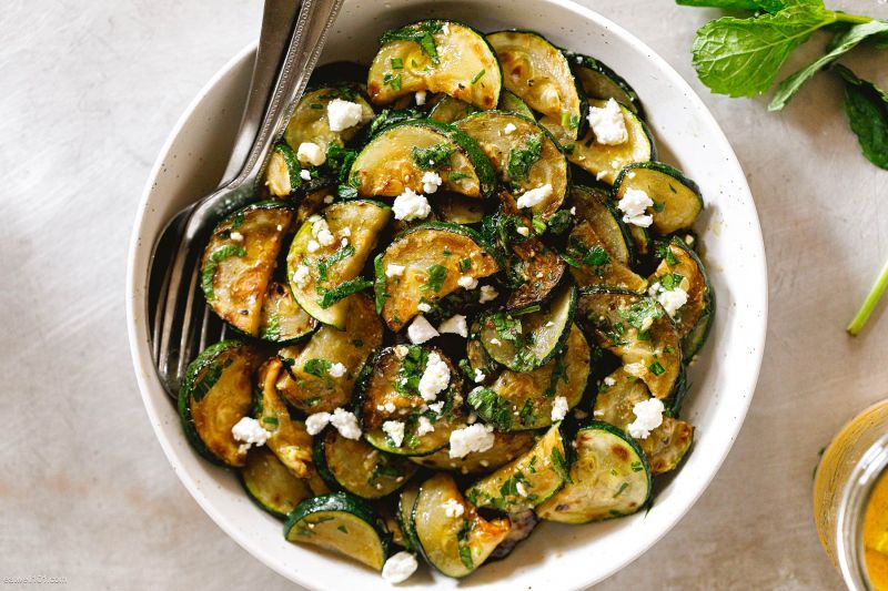 14 Healthy Zucchini Recipes So You’ll Never Get Bored With This Summer