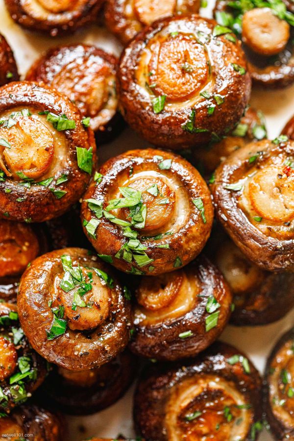 Garlic Butter Sautéed Mushrooms - #recipe by #eatwell101 - https://www.eatwell101.com/sauteed-garlic-butter-mushrooms-recipe