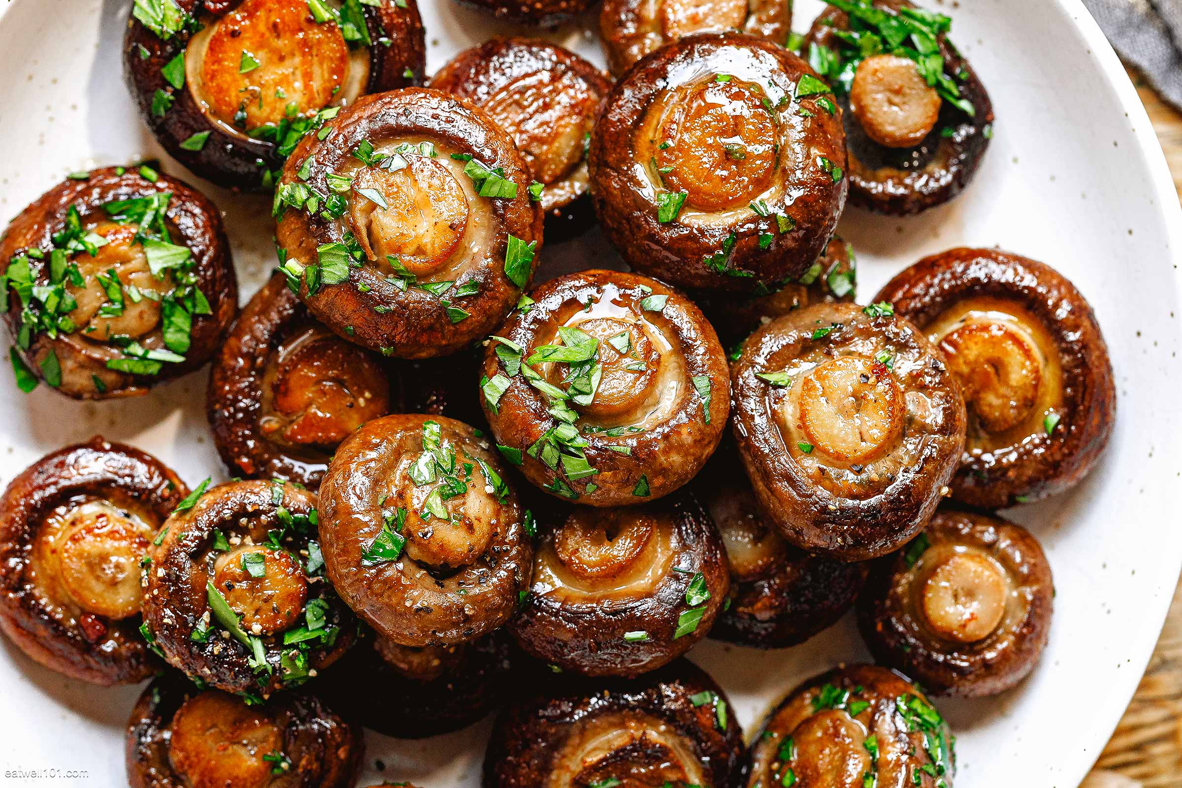 15-Minute Garlic Butter Sautéed Mushrooms