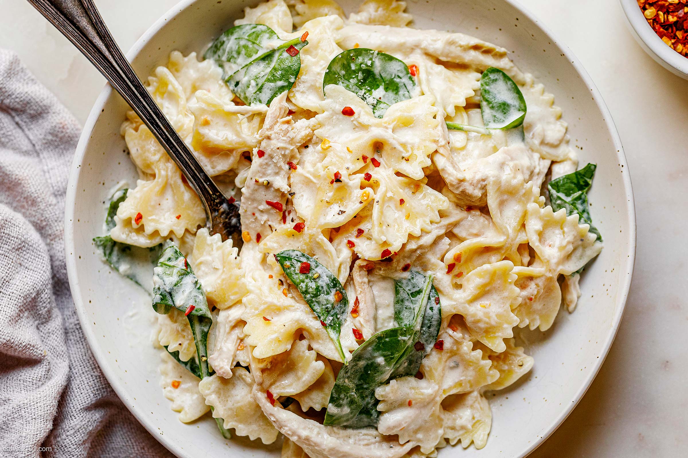 Creamy Spinach Chicken Pasta Recipe – How to Make Creamy Chicken Pasta —  Eatwell101