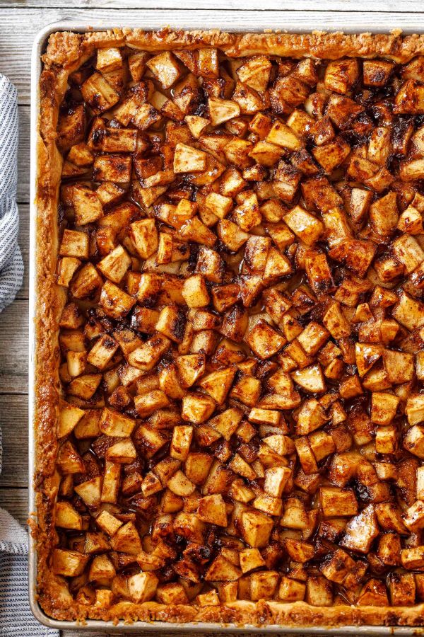 Cinnamon Apple Tart - #recipe by #eatwell101 - https://www.eatwell101.com/cinnamon-apple-tart-recipe